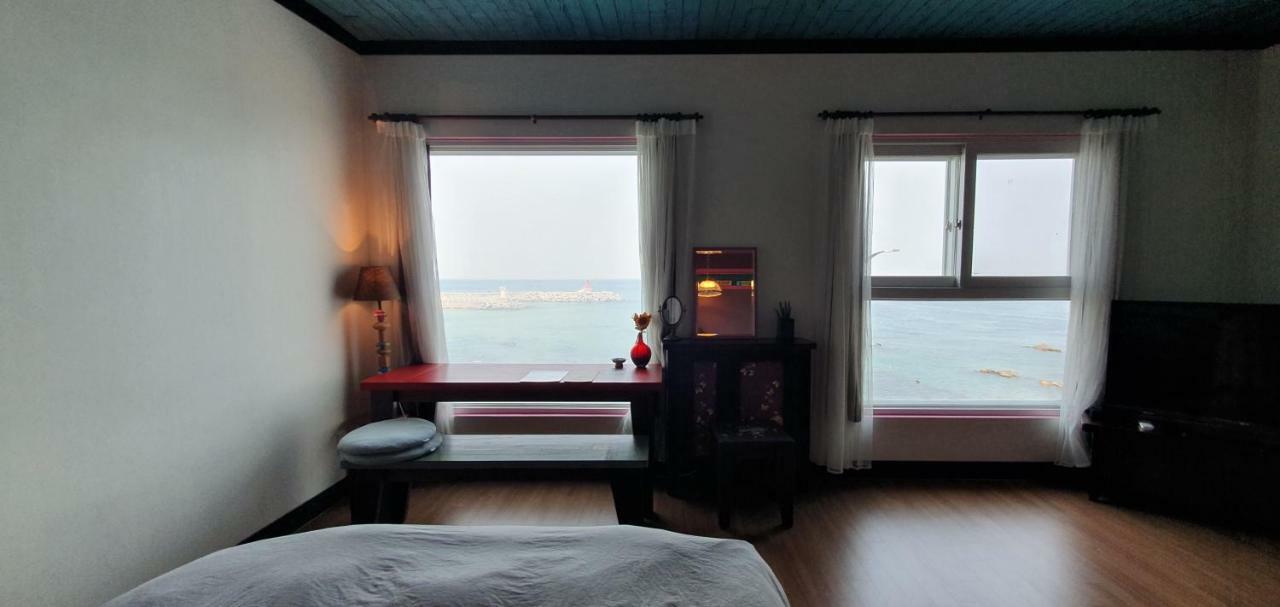 Magenta Villa Donghae Bagian luar foto